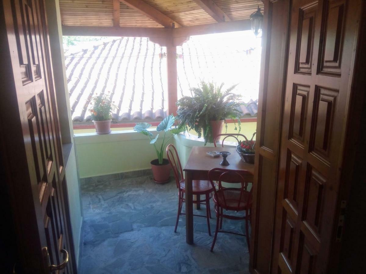 Nako Guest House Bar&Restaurants Permet Exterior photo