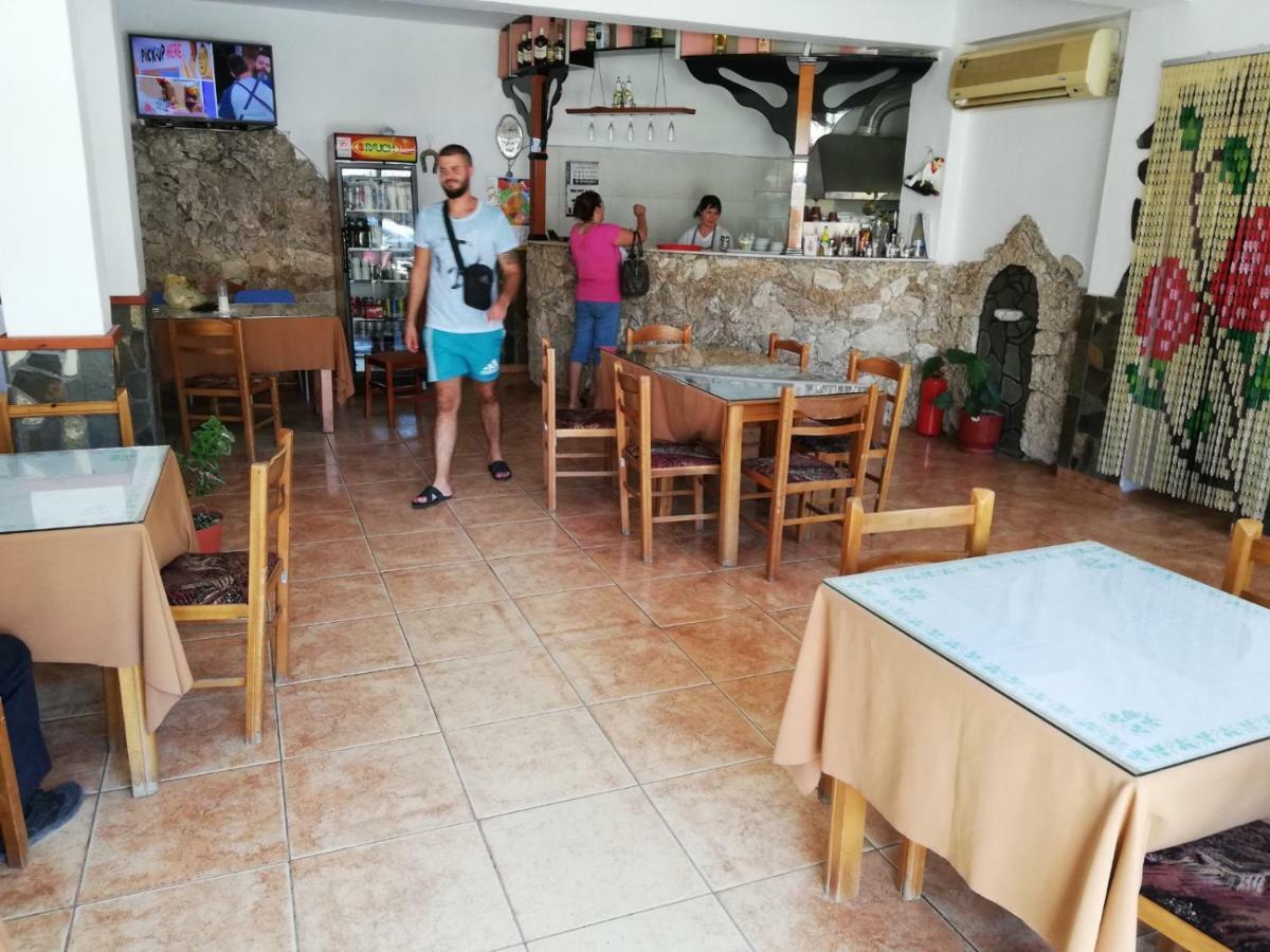 Nako Guest House Bar&Restaurants Permet Exterior photo